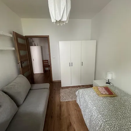 Komfortowy Dwupoziomowy Varšava